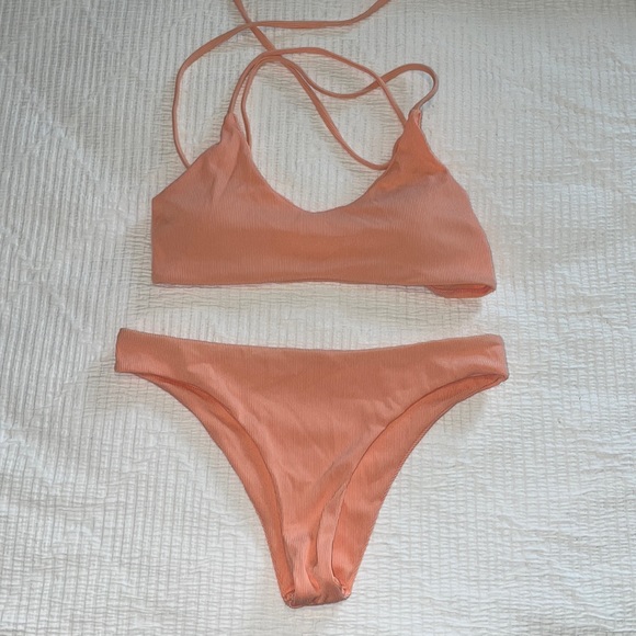 Ribbed Tie Back Bikini - Picture 3 of 6